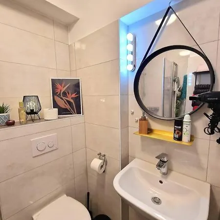 Apartment Dark Jungle - Innenstadt Fuer 4 Netflix Switch Waschtrockner *