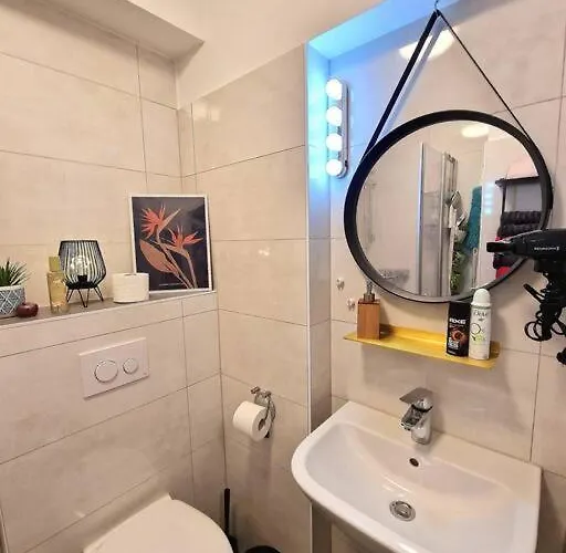 Apartman Dark Jungle - Innenstadt Fuer 4 Netflix Switch Waschtrockner *